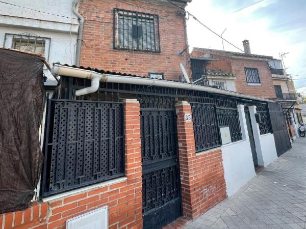 Chalet adosado en Calle Juan de Palenque, 44 -42, La Paz, Granada photo 1