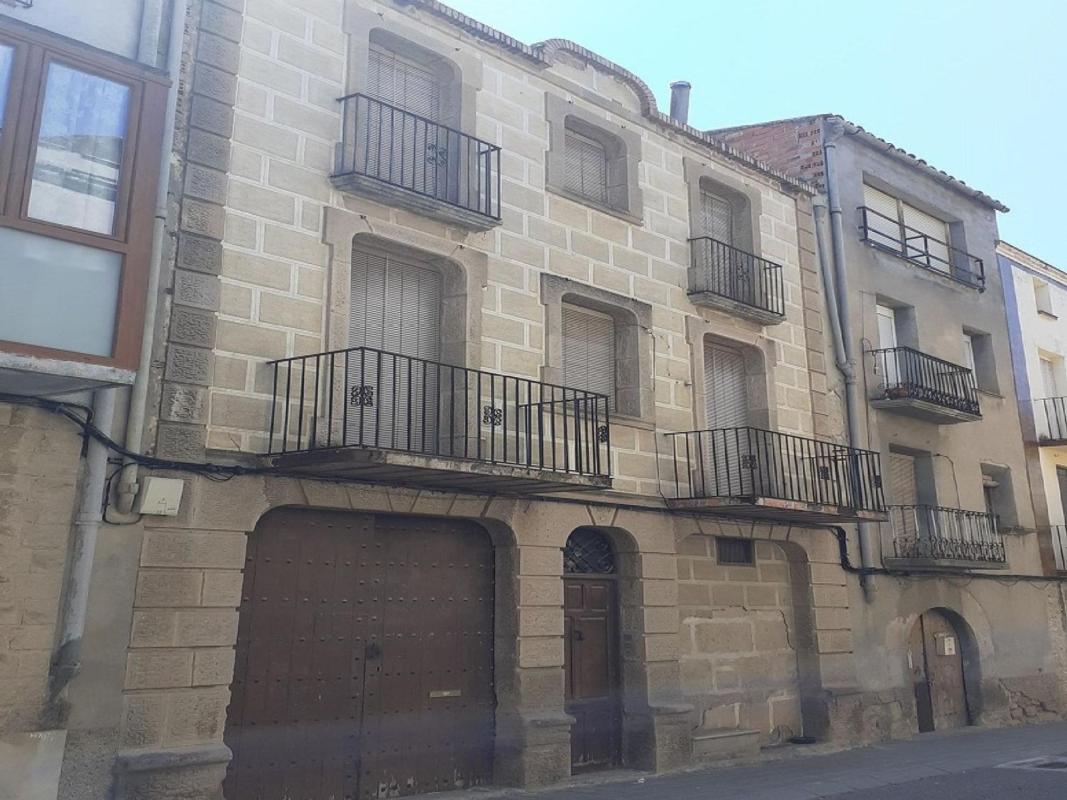 Propiedades en venta y alquiler en España photo 1
