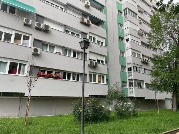 Venta de piso en Piso en Calle de Ibarra, 92, Orcasitas, Madrid, Madrid
photo 1