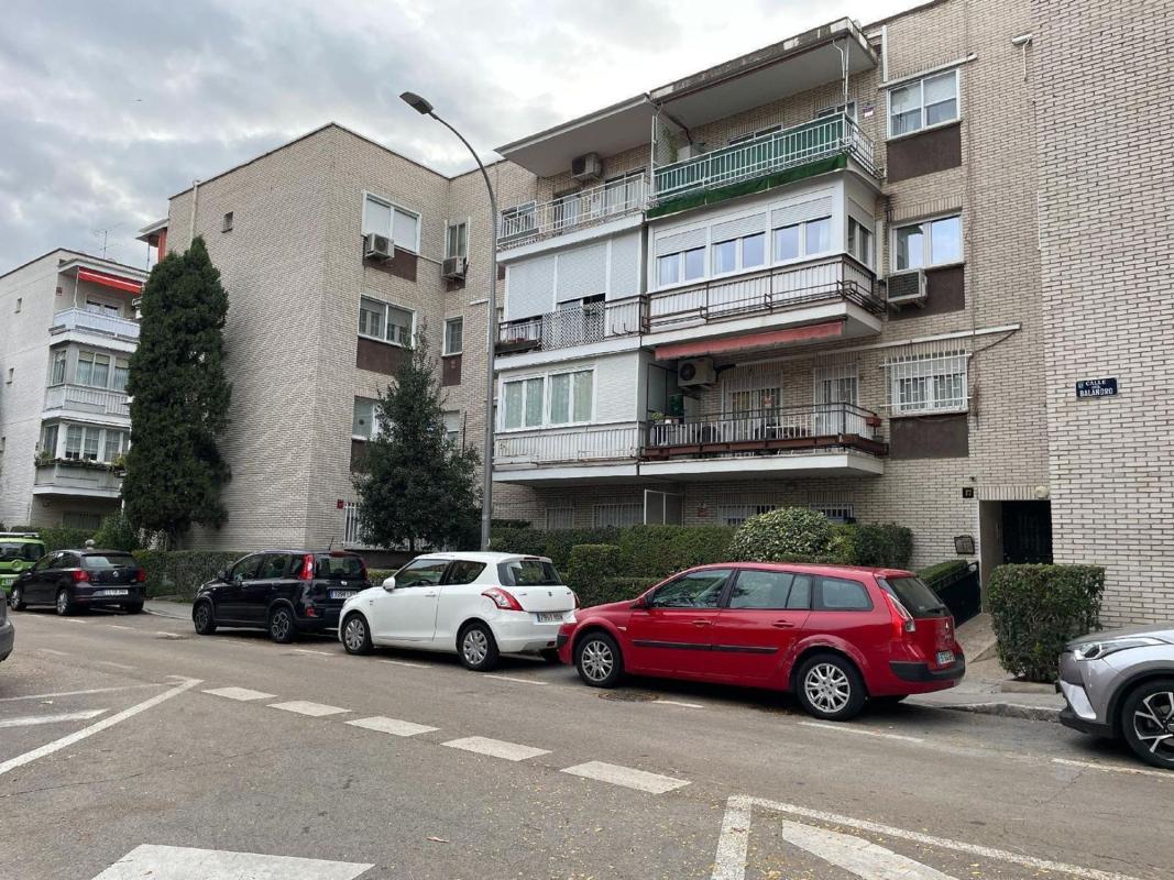 Sprzedaż mieszkania w Piso en Calle del Balandro, 15, Alameda de Osuna, Madrid, Madryt
photo 2