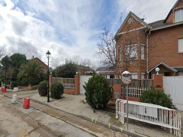 Chalet adosado en Calle de Antonio Machado, 11, Griñón thumbnail 2