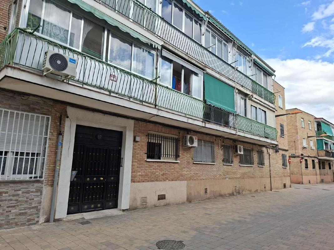 Venta de piso en Piso en Calle Virgen del Rocío, 17, Calle Pinto-San Roque, Parla, Parla
photo 2