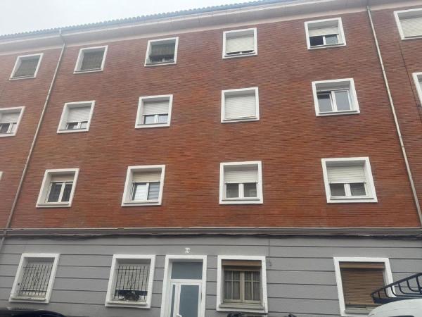 Sale of flat in Piso en Calle Reyes Católicos, 15, HUCA-La Cadellada, Oviedo, Oviedo
thumbnail 2