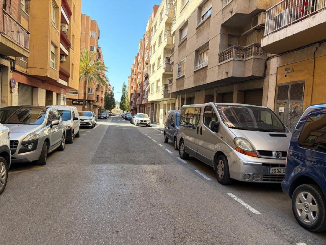 Sale of apartment in Piso en Ponent, Reus, Reus
photo 1