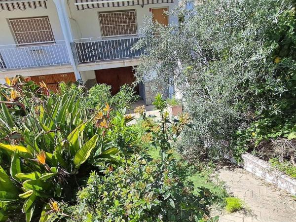 Chalet pareado en Residencial, Cunit thumbnail 1