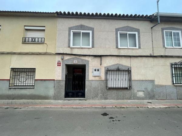 Chalet independiente en venta en Casa o chalet en Quintanar de la Orden, Quintanar de la Orden
thumbnail 1