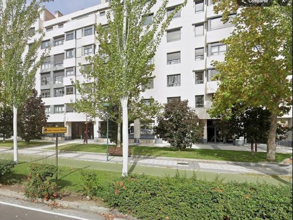 Sprzedaż mieszkania w Piso en Avenida de Zamora, 31, La Rubia, Valladolid, Valladolid
thumbnail 1