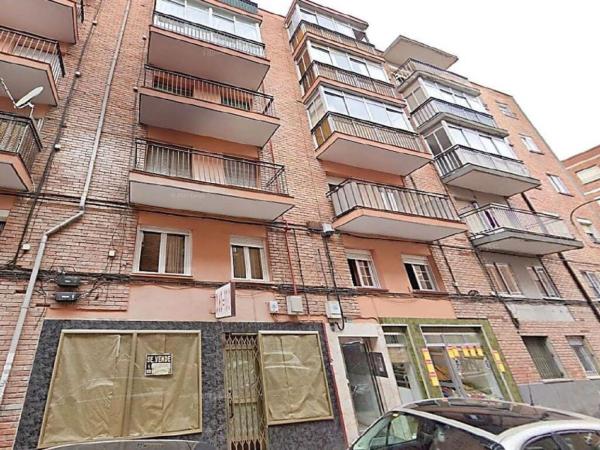 Sprzedaż mieszkania w Piso en Calle Caamaño, 72, Delicias, Valladolid, Valladolid
thumbnail 1