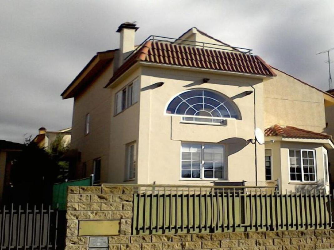 Venta de chalet independiente en Casa o chalet en Calle Encinas, 5, Benavente, Benavente
photo 2