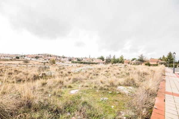 Terreno en Avenida Juan Carlos I s/n, Hervencias Altas - El Pinar, Ávila thumbnail 1