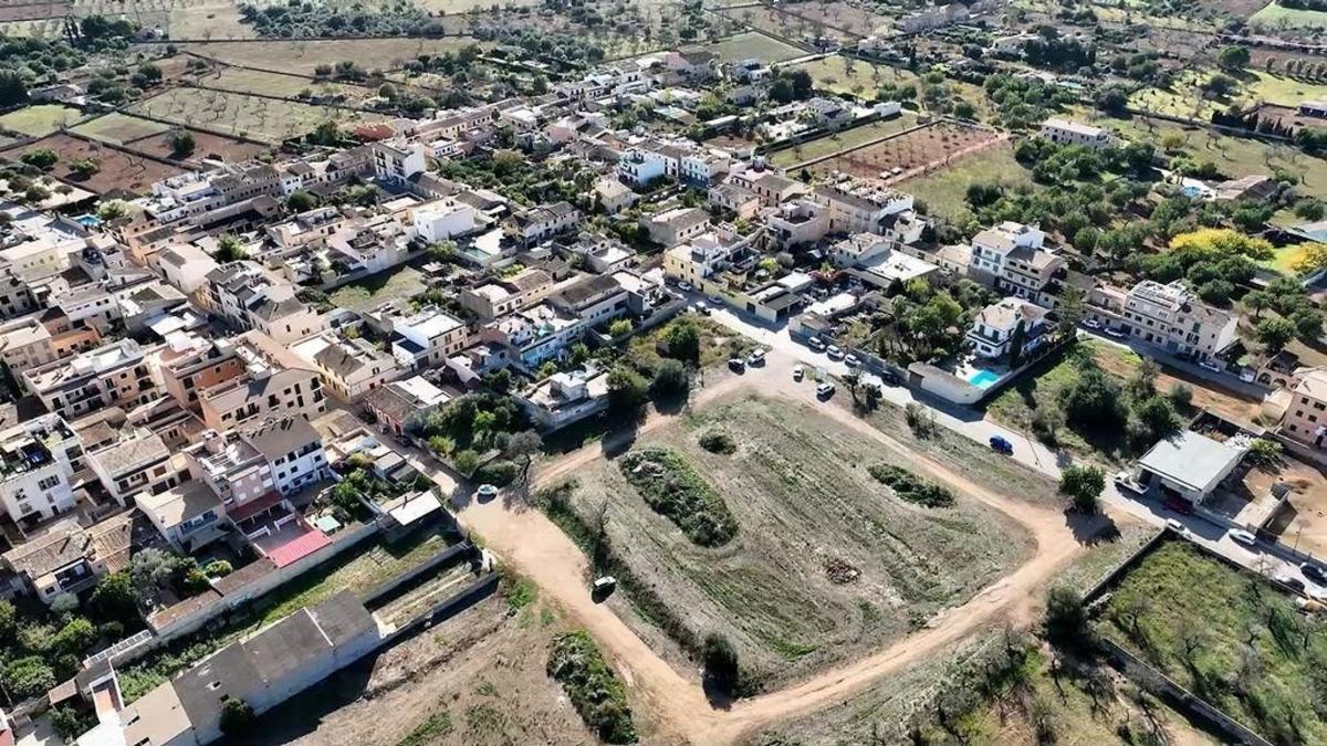 Terreno en venta en Santa Maria del Cami, Islas Baleares photo 3