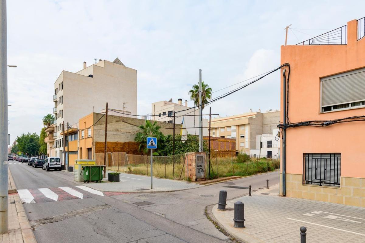 Terreno en venta en Almazora/Almassora, Castellón photo 1