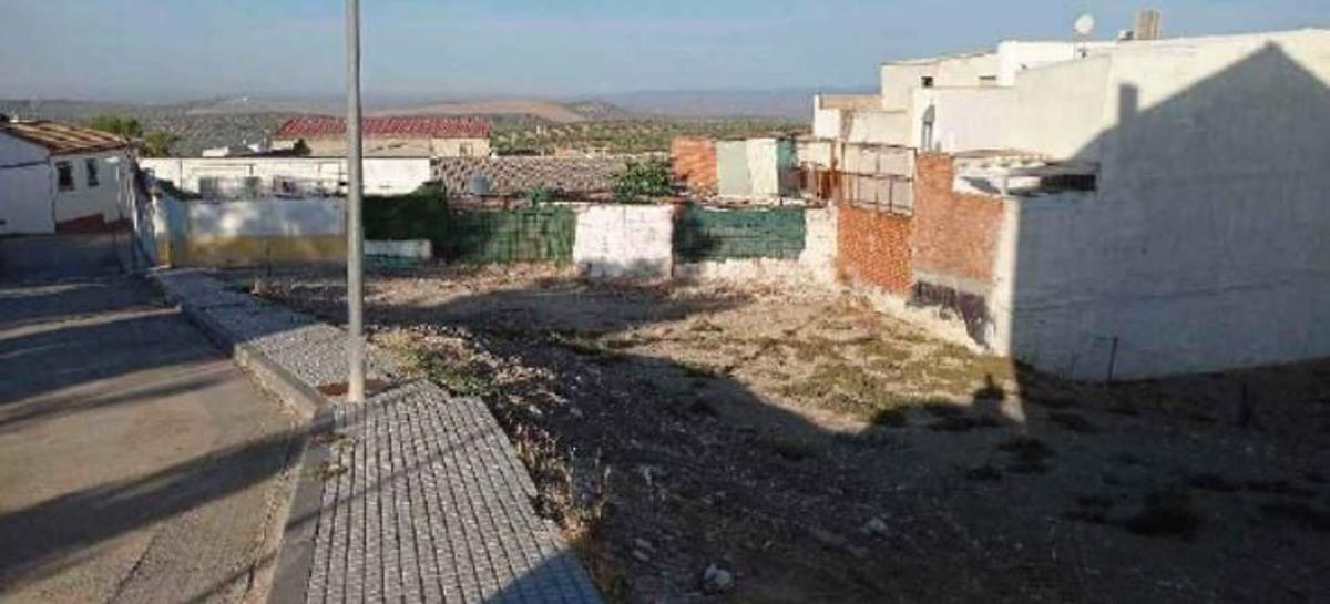 Terreno en venta en Bujalance, Córdoba photo 1