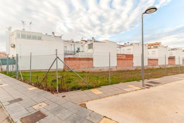 Terreno en Calle Pluton, El Carpio photo 4