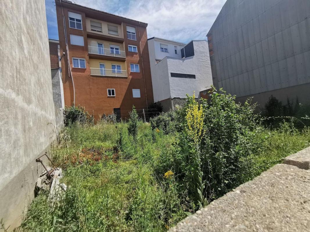 Terreno en venta en Bembibre, León photo 2