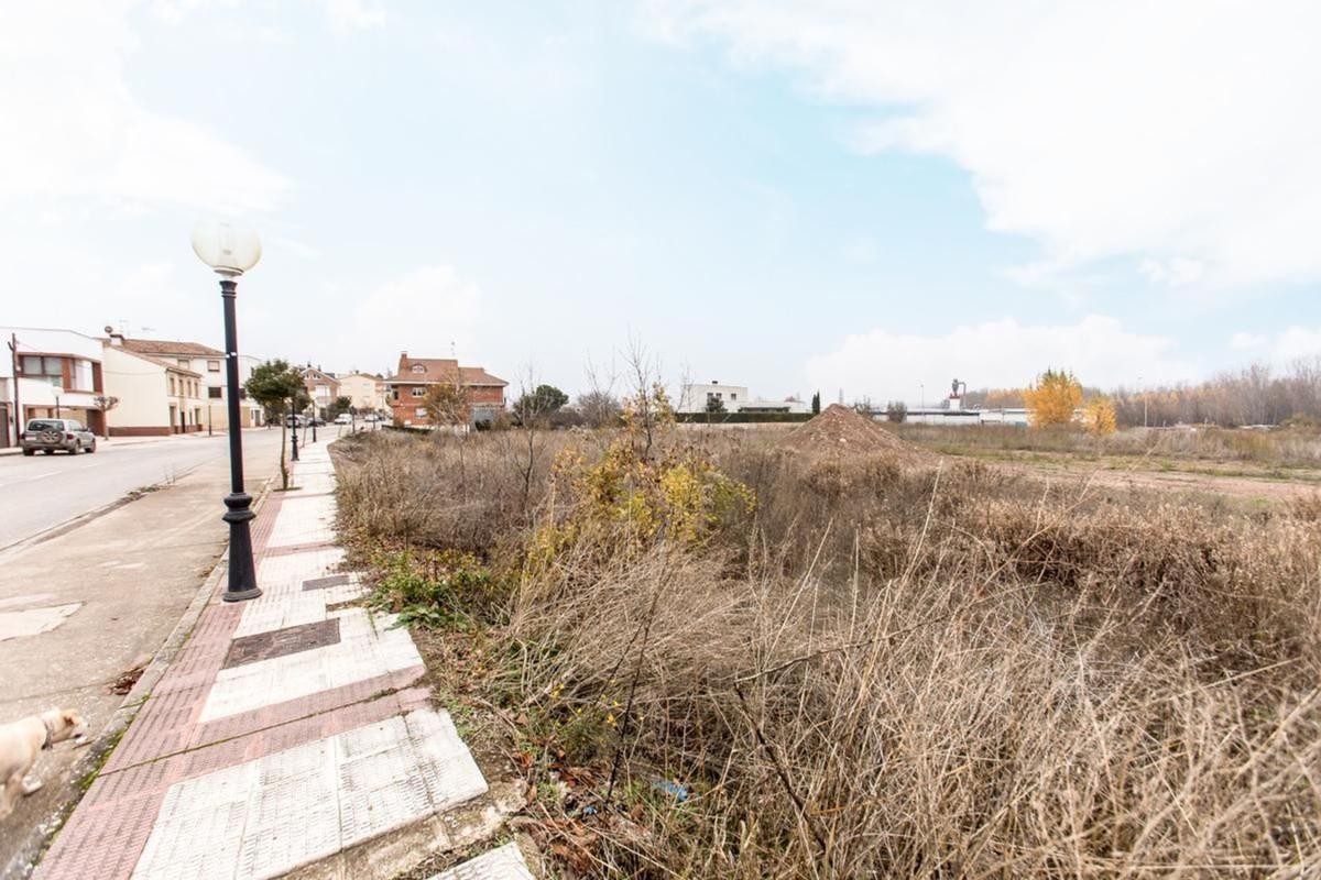 Terreno en venta en Alberite, La Rioja photo 1