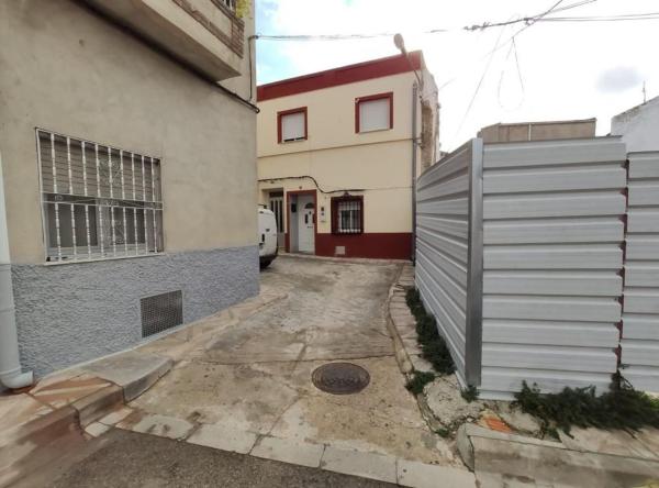 Chalet pareado en Calle Concejo, Montealegre del Castillo photo 4