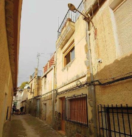 Venta de piso en Piso en Calle Fuente Nueva, Yeste, Yeste
thumbnail 1