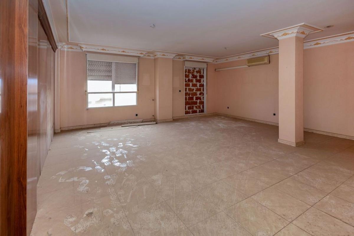 Продажа квартиры на Piso en Avenida de los Reyes Católicos, Villarrobledo, Вильярробледо
photo 2