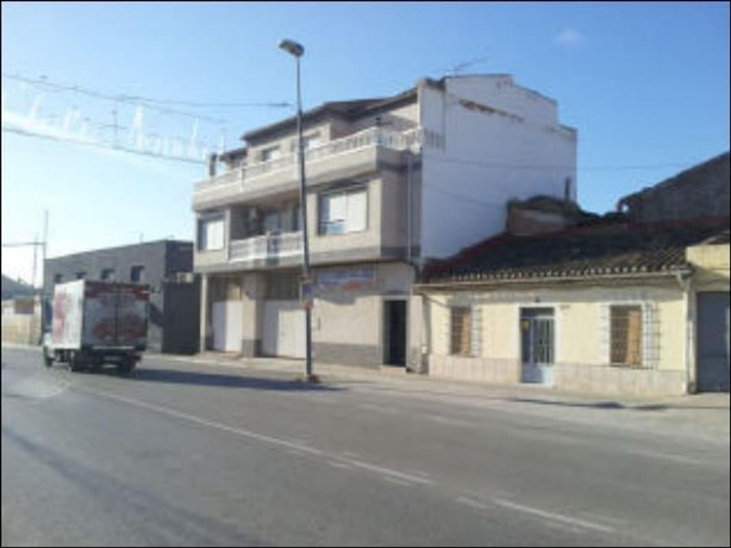 Propiedades en venta y alquiler en España photo 1