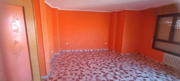 Venta de piso en Piso en Avenida Ramón Menéndez Pidal, Industria, Albacete, Albacete
thumbnail 2