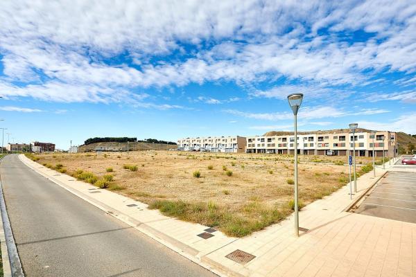 Terreno en Calle Eliseo Sainz Ripa s/n, Viana photo 4