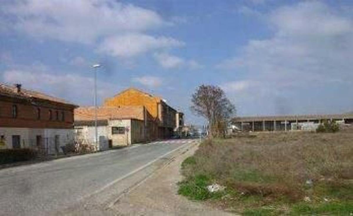 Działka na sprzedaż w Peralta, Navarra photo 1