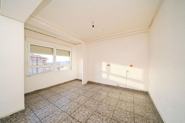 Venta de piso en Piso en Calle Río Bidasoa, San Crispín - Huerta Nueva - Estación, Elda, Elda
thumbnail 1