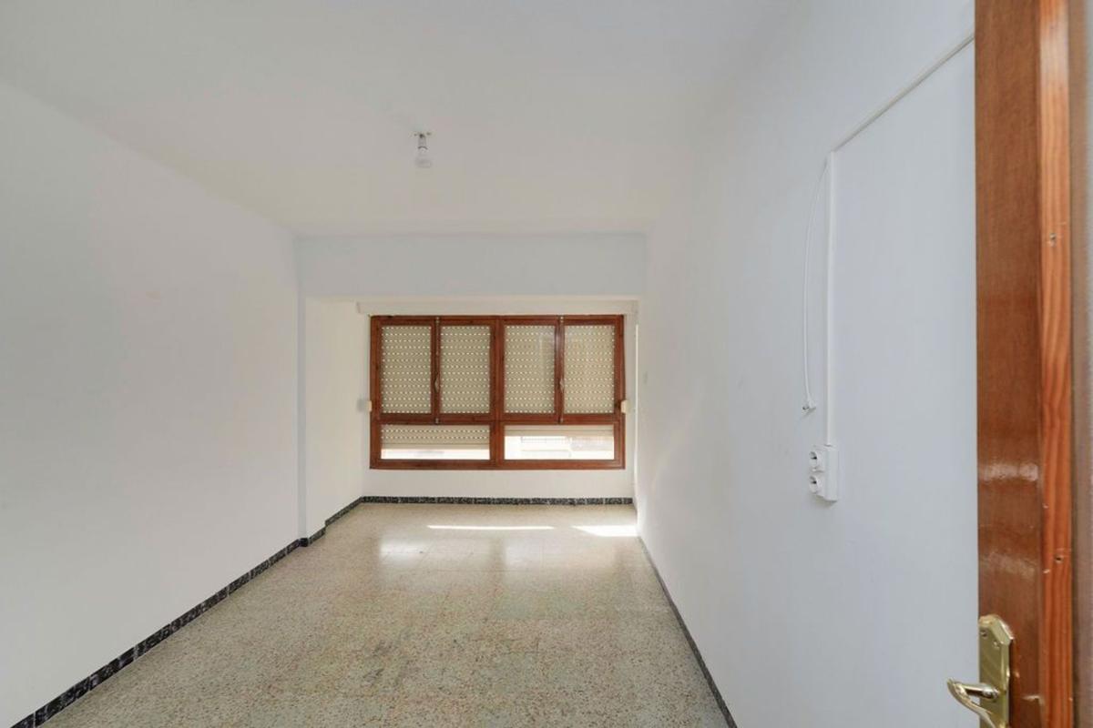 Sale of apartment in Piso en Calle Uruguay, Plaza de Toros - Avenida Chapí - Trinquete, Elda, Elda
photo 1