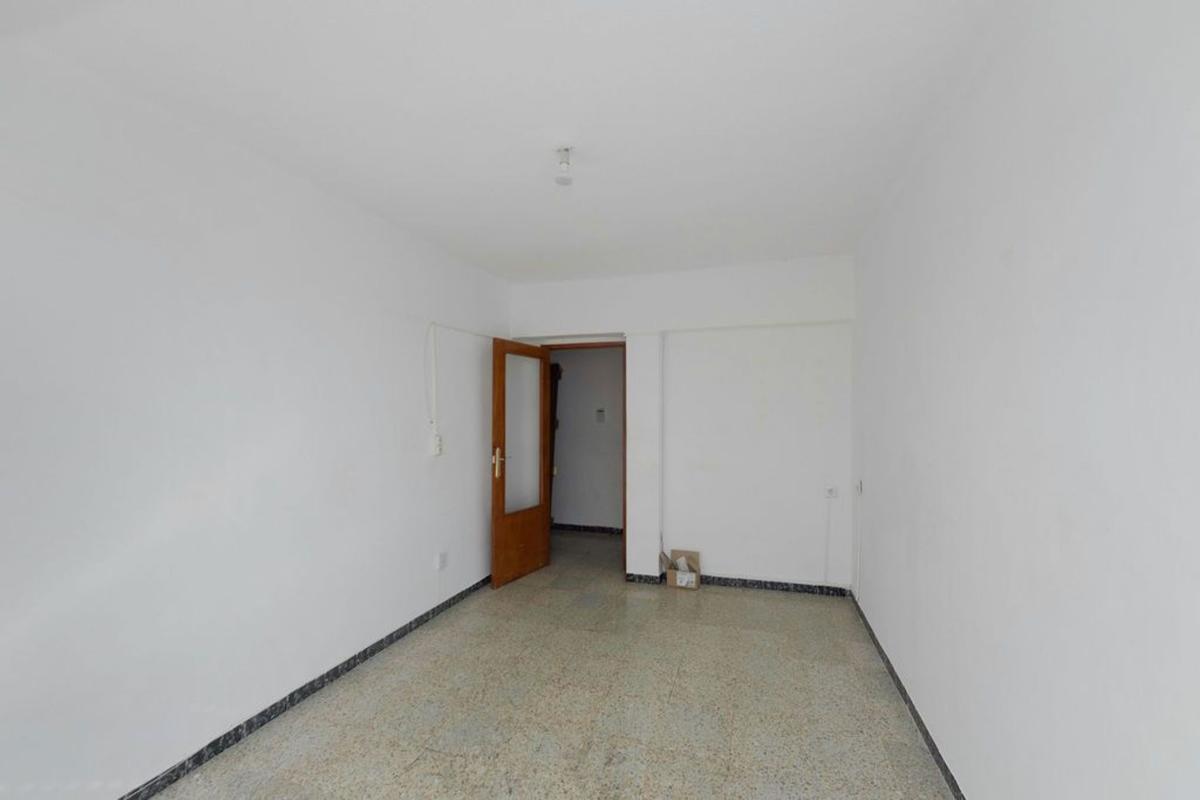 Sale of apartment in Piso en Calle Uruguay, Plaza de Toros - Avenida Chapí - Trinquete, Elda, Elda
photo 2