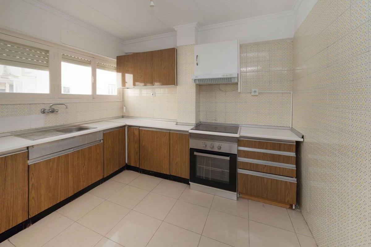Sale of apartment in Piso en Calle Uruguay, Plaza de Toros - Avenida Chapí - Trinquete, Elda, Elda
photo 3