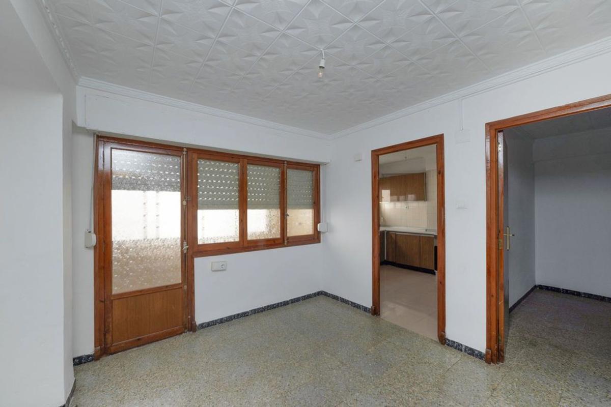 Sale of apartment in Piso en Calle Uruguay, Plaza de Toros - Avenida Chapí - Trinquete, Elda, Elda
photo 5