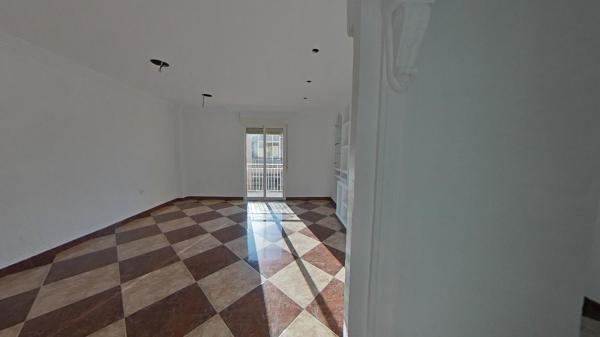 Venta de piso en Piso en Calle Velázquez, Centro, San Vicente del Raspeig, San Vicente del Raspeig
thumbnail 1