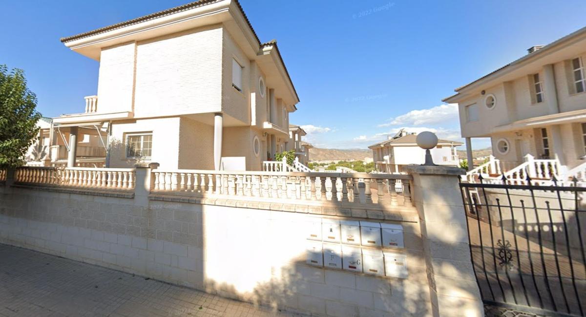 Propiedades en venta y alquiler en España photo 1
