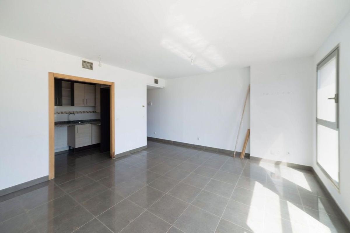 Продажа квартиры на Piso en Calle Vicente Alexandre, Benisaudet, Alicante / Alacant, Аликанте / Алакант
photo 5