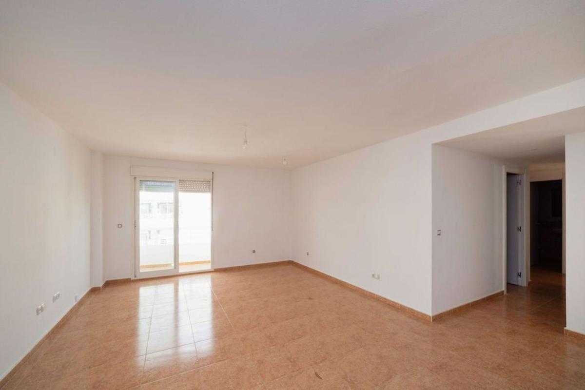 Продажа квартиры на Piso en Calle Colonia Santa Isabel, Haygon - Universidad, San Vicente del Raspeig, Сан-Висенте-дель-Распейг
photo 2