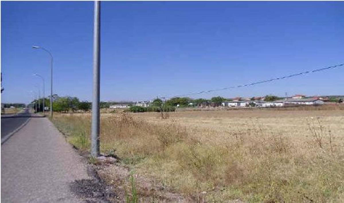 Terreno en venta en Yuncos, Toledo photo 1