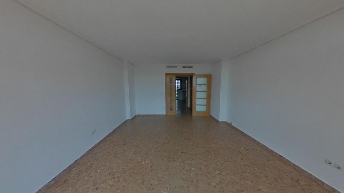 Sale of apartment in Piso en Avenida Juan Sanchis Candela, Garbinet - Parque de las Avenidas, Alicante / Alacant, Alicante
photo 3
