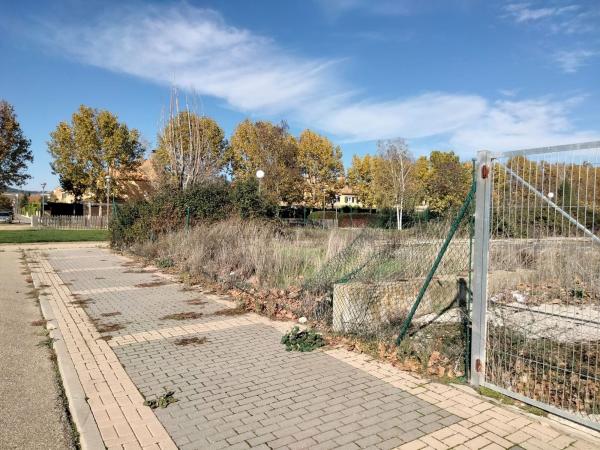 Terreno en Avenida Miguel de Cervantes, 8, Simancas thumbnail 3