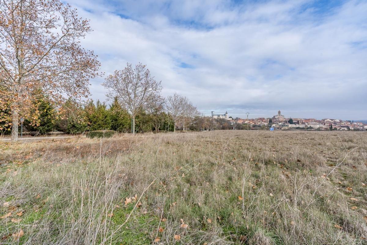 Land for sale in Simancas, Valladolid photo 2