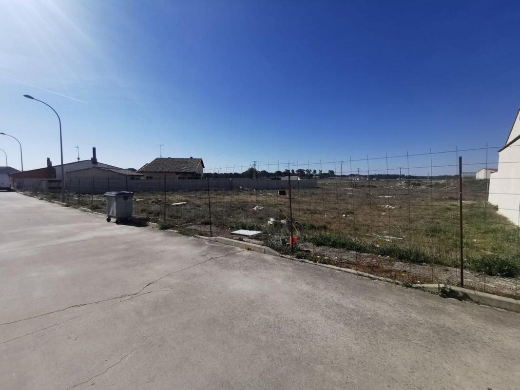 Terreno en venta en Iscar, Valladolid photo 3