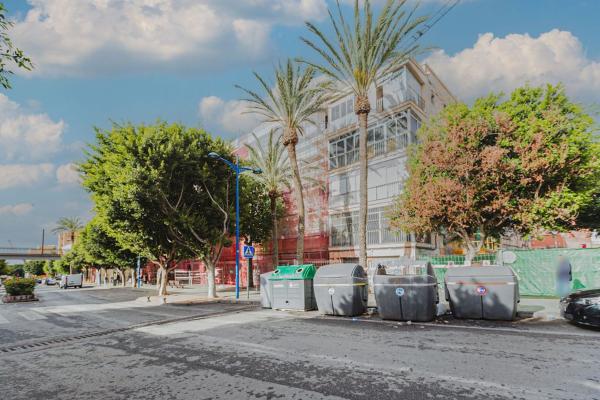 Sprzedaż mieszkania w Piso en Calle Juan Goytisolo, La Chanca - Pescadería, Almería, Almería
 photo