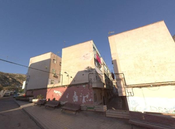 Sprzedaż mieszkania w Piso en Calle Alta de la Fuentecica, Esperanza - Quemadero, Almería, Almería
photo 1