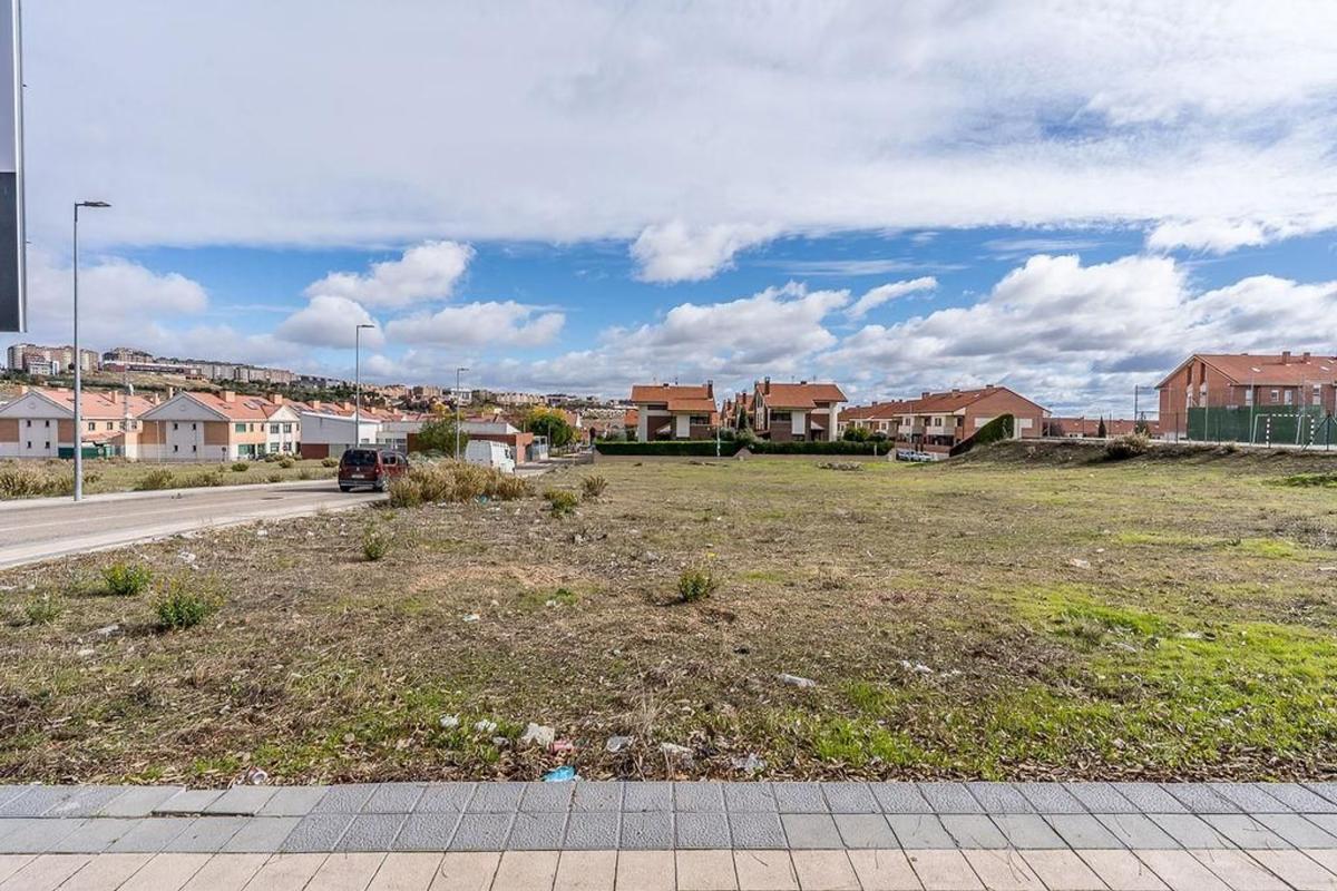 Terreno en venta en Arroyo de la Encomienda, Valladolid photo 4