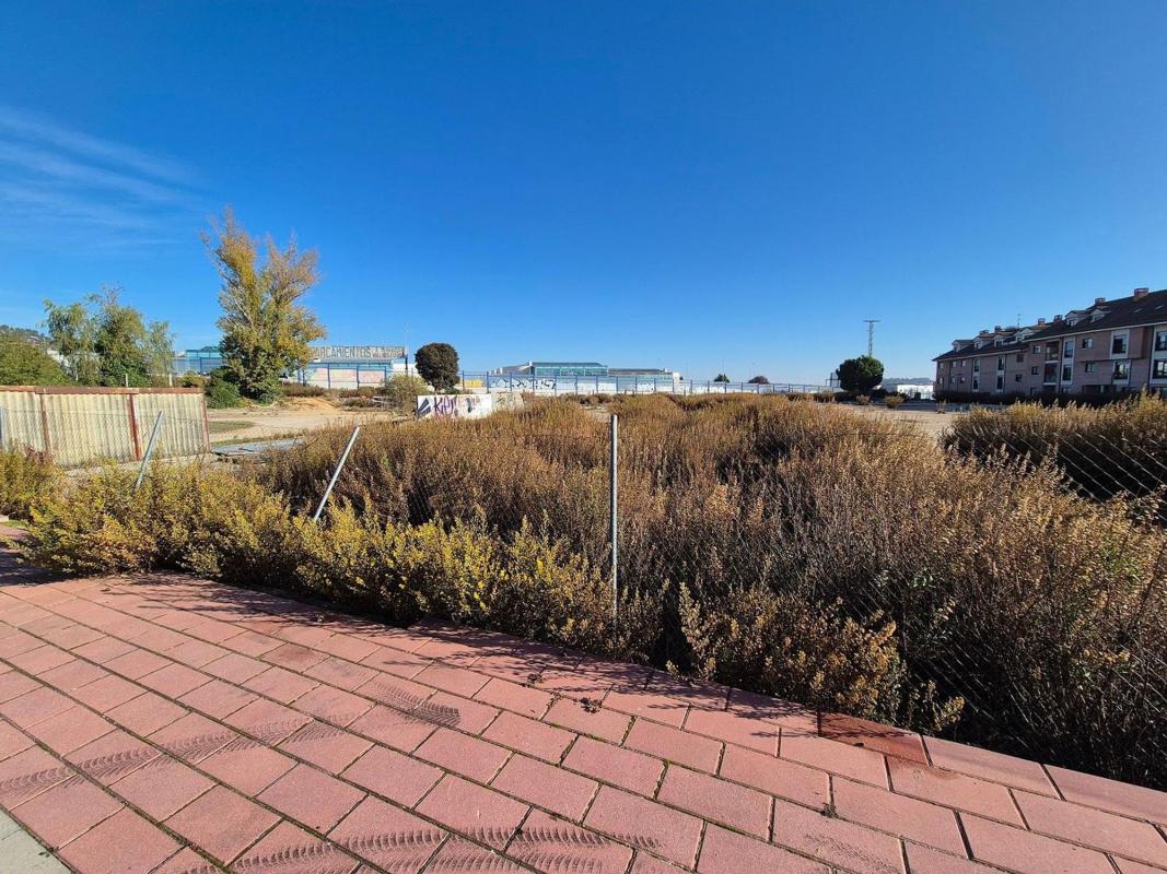 Terreno en venta en Zaratan, Valladolid photo 3