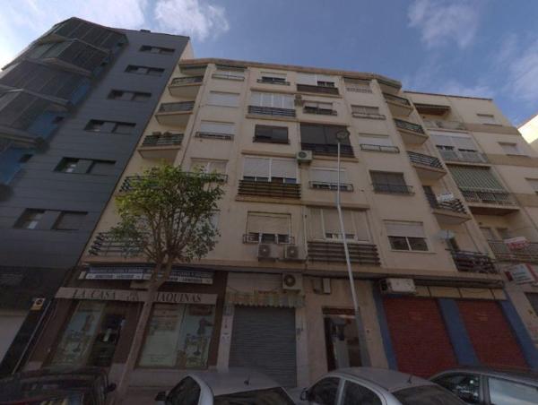 Venta de piso en Piso en Calle Hermanos Pinzón, Altamira - Oliveros - Barrio Alto, Almería, Almería
 photo