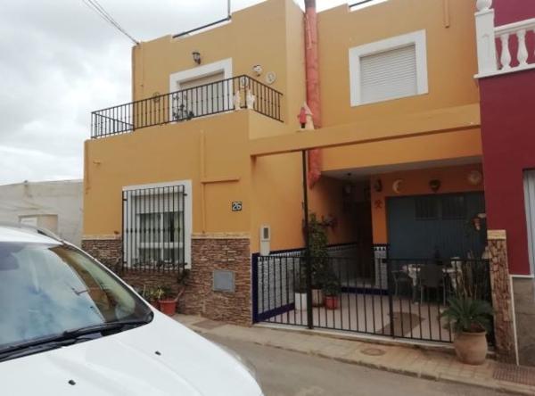 Chalet pareado en Calle Corona, El Alquián - San Miguel, Almería photo 1