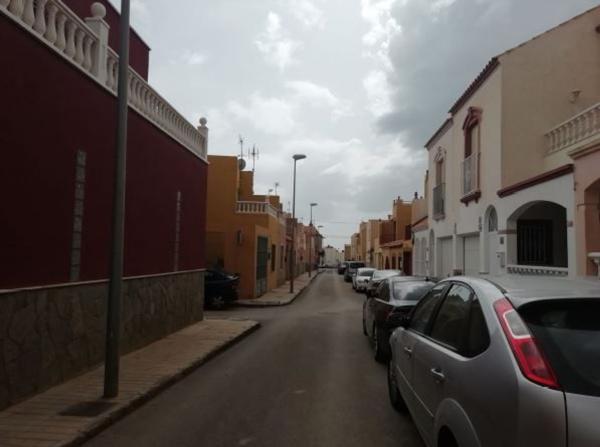 Chalet pareado en Calle Corona, El Alquián - San Miguel, Almería thumbnail 1