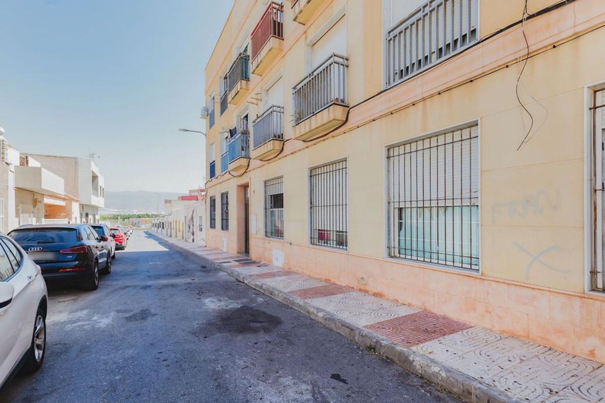 Sale of apartment in Piso en Calle Alhama de Almería, Roquetas pueblo, Roquetas de Mar, Roquetas de Mar
photo 1
