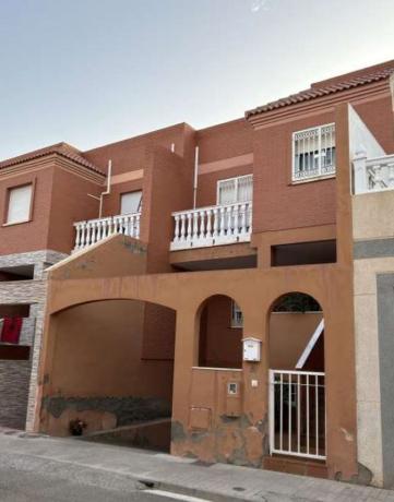 Chalet pareado en Calle Rosales, La Cañada - Costacabana - Loma Cabrera, Almería photo 1
